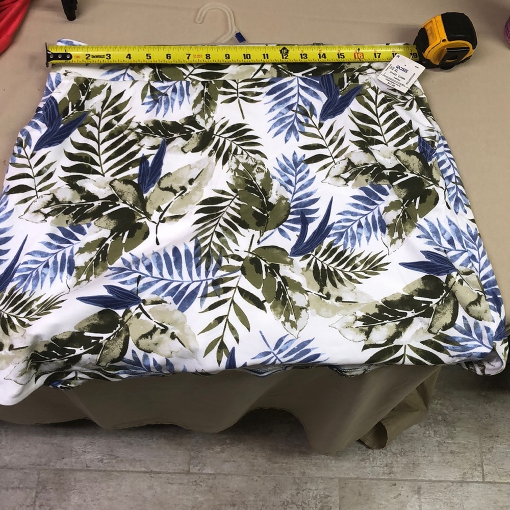 Croft and barrow golf skirt in fern print
